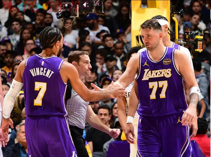 马刺缺少文班亚却七人得分上双，轻取湖人！湖人132分失分创赛季新高